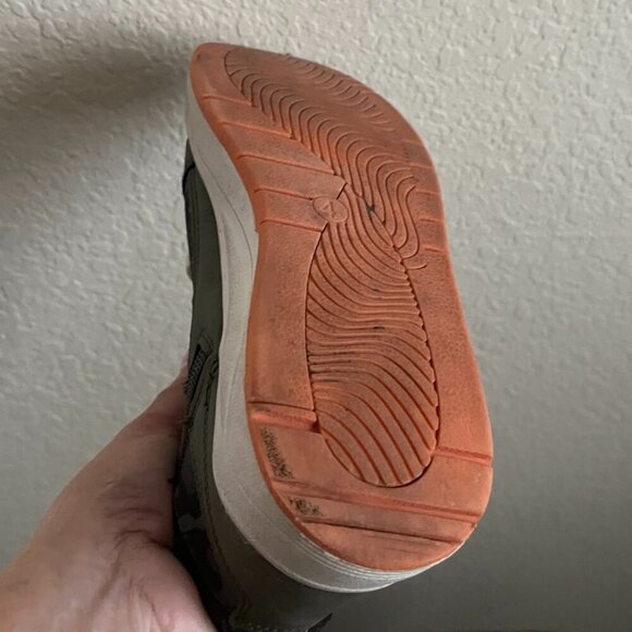 YOUTH BOYS CAT & JACK LEDGER SNEAKERS, SIZE 4- HIGH TOPS - - Picture 9 of 10